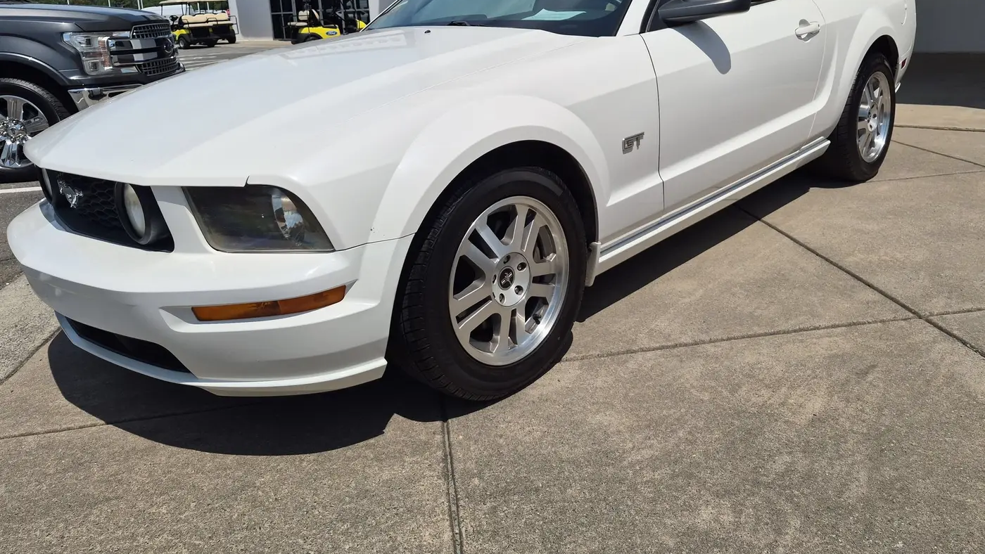 2006 Ford Mustang GT Deluxe