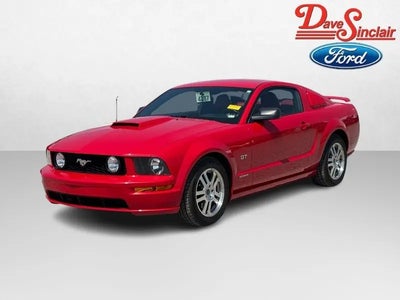 2005 Ford Mustang GT Deluxe 2DR Fastback