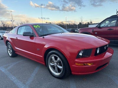 2005 Ford Mustang GT Premium 2DR Fastback