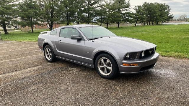 2006 Ford Mustang GT Deluxe