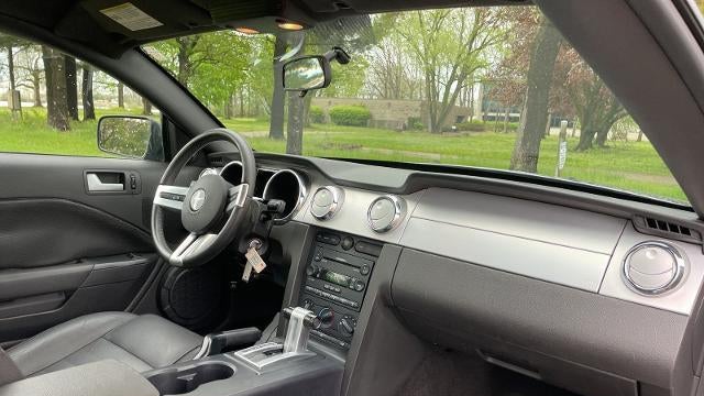 2006 Ford Mustang GT Deluxe