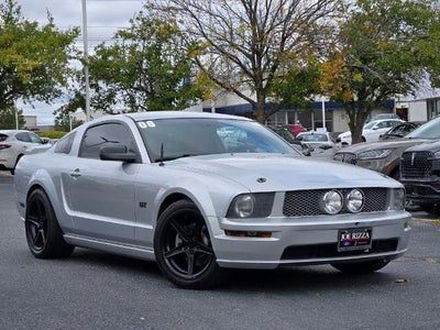 2006 Ford Mustang GT Premium 2DR Fastback