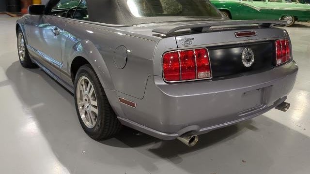 2006 Ford Mustang GT Deluxe