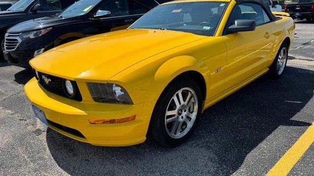 2006 Ford Mustang GT Deluxe
