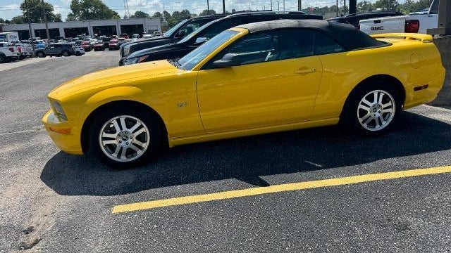2006 Ford Mustang GT Deluxe