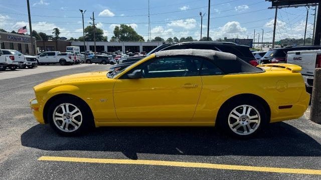 2006 Ford Mustang GT Deluxe