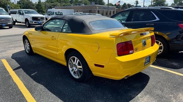 2006 Ford Mustang GT Deluxe