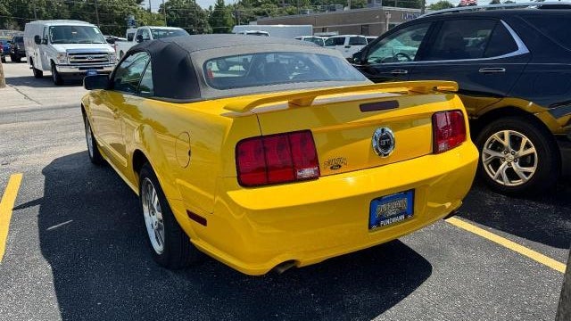 2006 Ford Mustang GT Deluxe