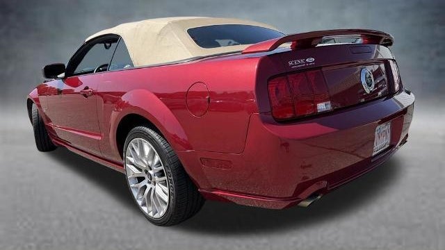 2006 Ford Mustang GT Deluxe