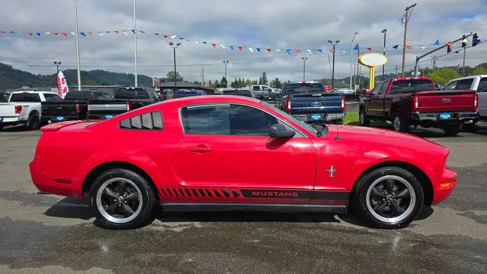 2008 Ford Mustang V6 Deluxe
