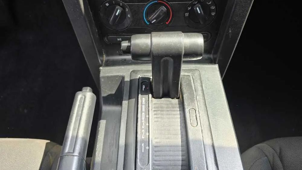 2008 Ford Mustang V6 Deluxe