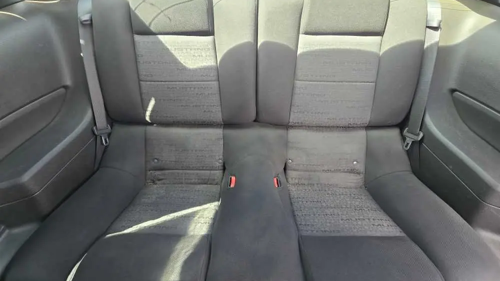 2008 Ford Mustang V6 Deluxe