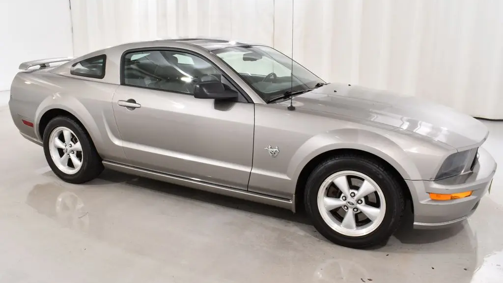 2009 Ford Mustang GT Deluxe