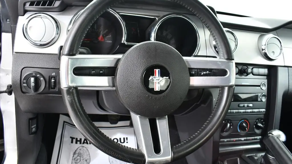 2009 Ford Mustang GT Deluxe