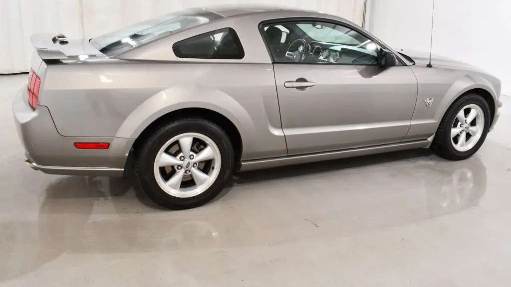 2009 Ford Mustang GT Deluxe