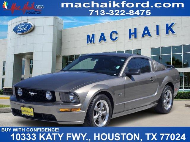 2005 Ford Mustang GT Premium