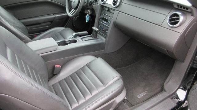 2007 Ford Mustang GT Deluxe