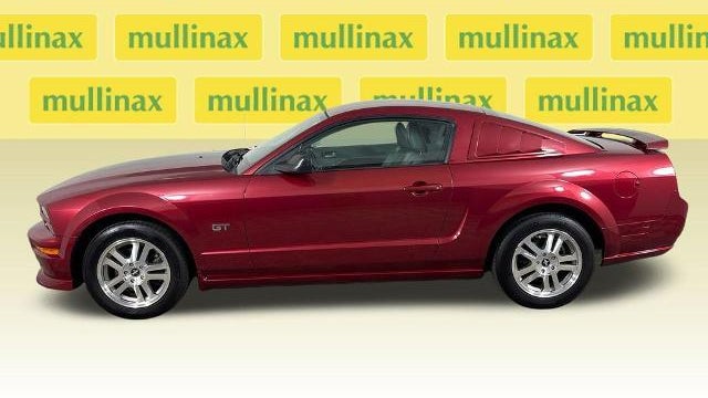 2006 Ford Mustang GT Deluxe
