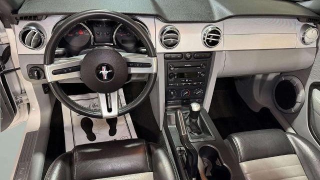 2007 Ford Mustang GT Deluxe