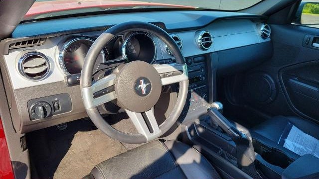 2006 Ford Mustang GT Deluxe