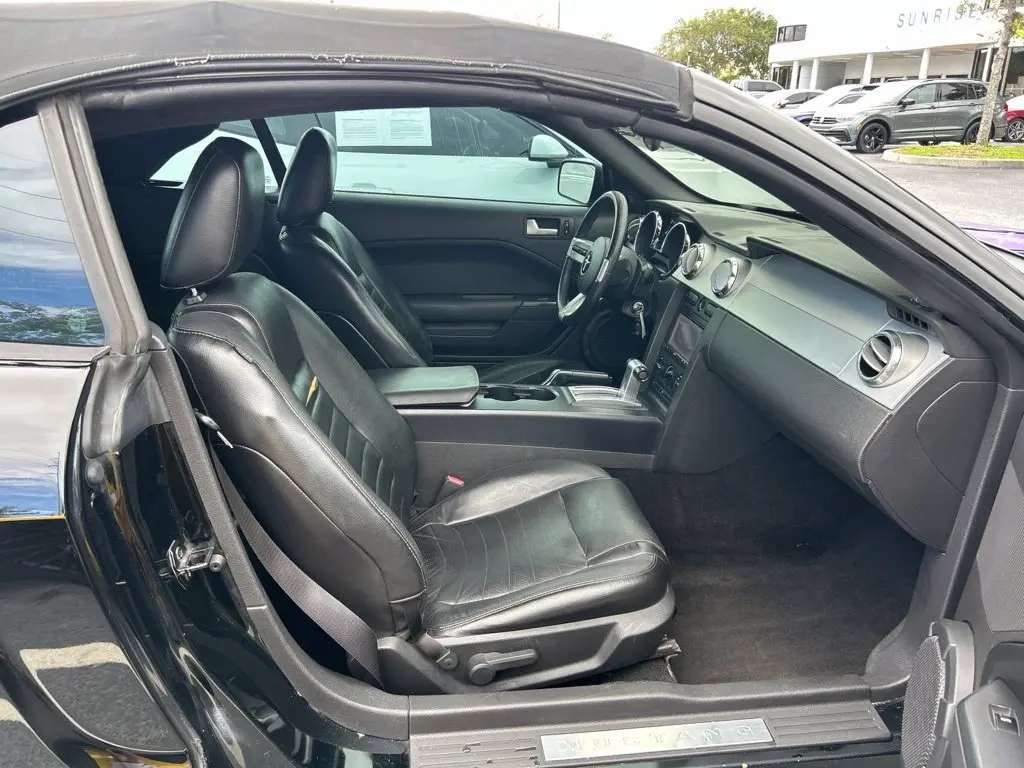 2006 Ford Mustang - $4,449