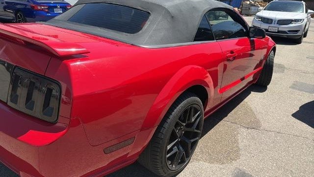 2006 Ford Mustang GT Deluxe