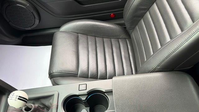 2009 Ford Shelby GT500 Base