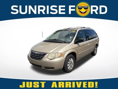 Photo of a 2006 Chrysler Town And Country Touring 4DR Extended Mini-Van for sale