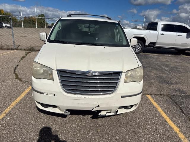 2010 Chrysler Town And Country - $2,180
