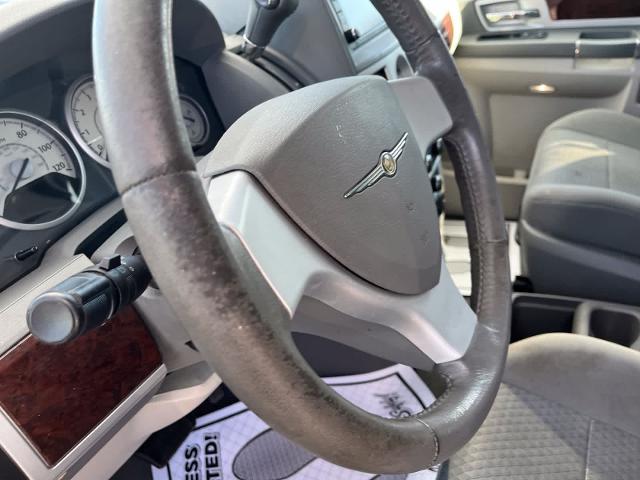 2010 Chrysler Town And Country - $2,780
