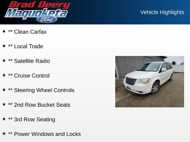 2010 Chrysler Town And Country - $3,179
