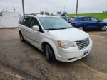 2010 Town and Country Thumbnail 13