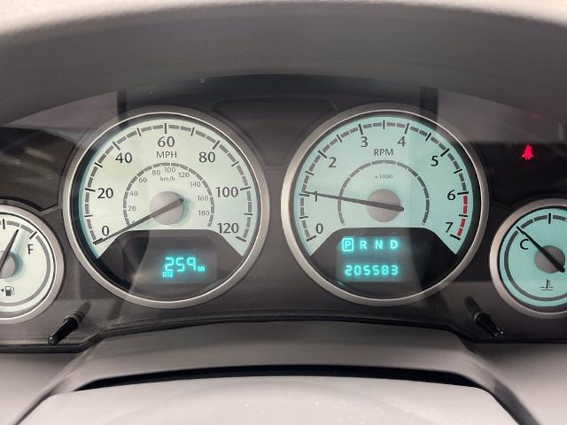 2010 Chrysler Town And Country - $3,179