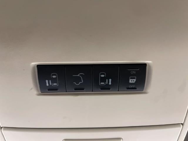 2010 Chrysler Town And Country - $3,179