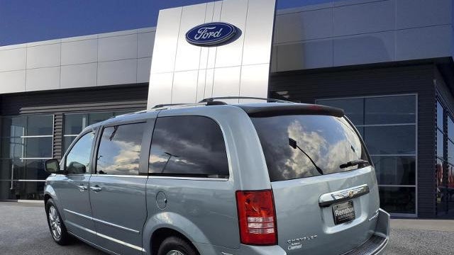 2010 Chrysler Town and Country Limited