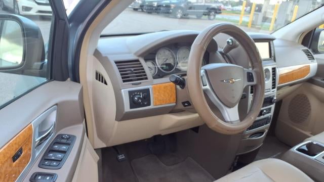 2010 Chrysler Town and Country Limited