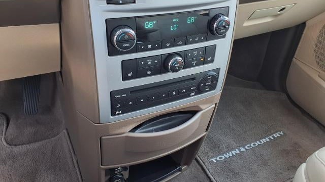 2010 Chrysler Town and Country Limited