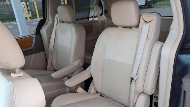 2010 Chrysler Town and Country Limited