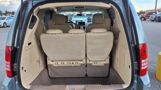 2010 Chrysler Town and Country Limited