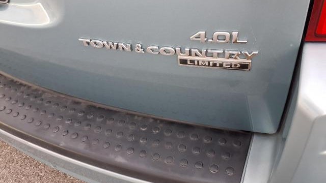 2010 Chrysler Town and Country Limited