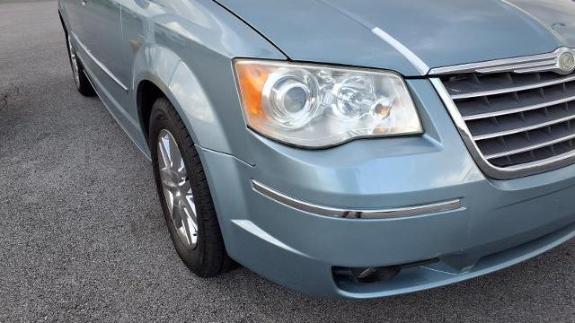 2010 Chrysler Town and Country Limited