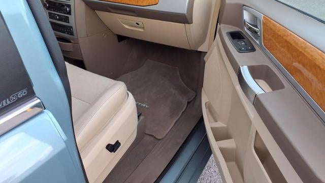 2010 Chrysler Town and Country Limited