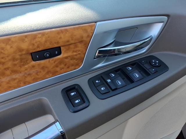 2010 Chrysler Town And Country - $9,995