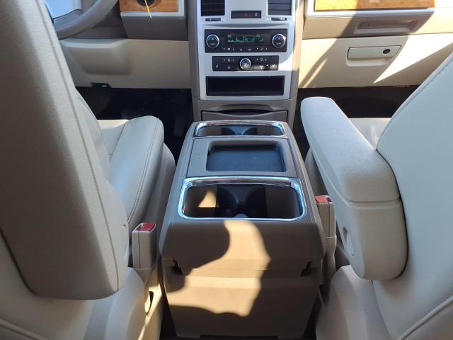 2010 Chrysler Town And Country - $9,995
