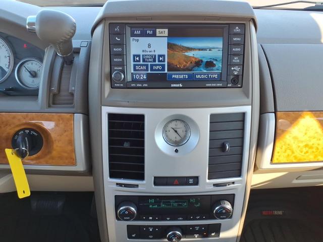 2010 Chrysler Town And Country - $9,995