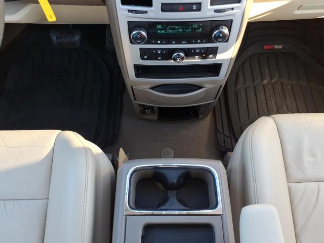2010 Chrysler Town And Country - $9,995