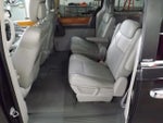 2010 Town and Country Thumbnail 10