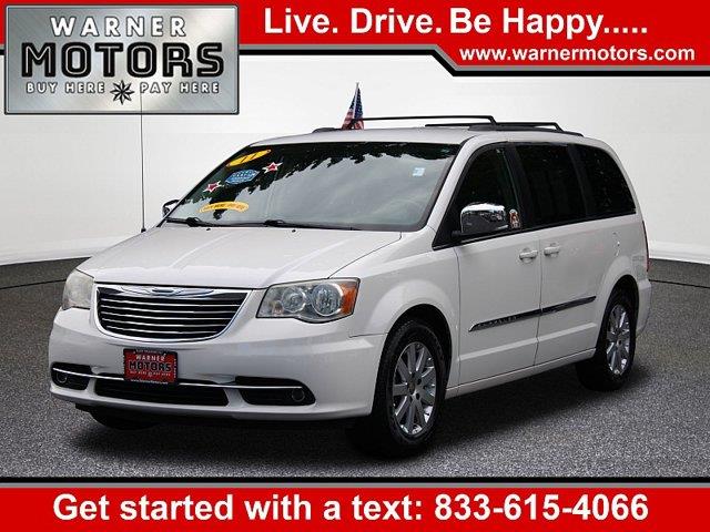 2011 Chrysler Town And Country - $9,989