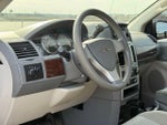 2009 Town and Country Thumbnail 15