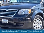 2009 Town and Country Thumbnail 2